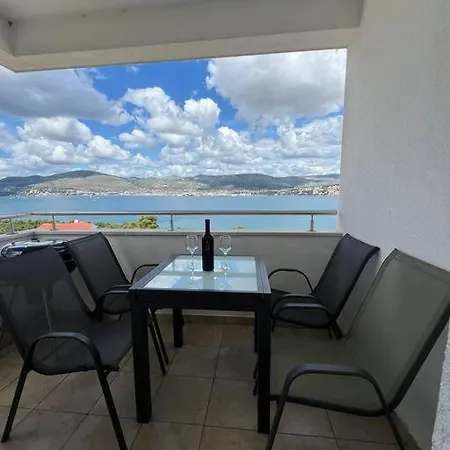 Apartment Seazone With The Sea View Trogir